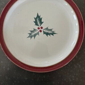 Denby Harlequin Holly Plate Red
